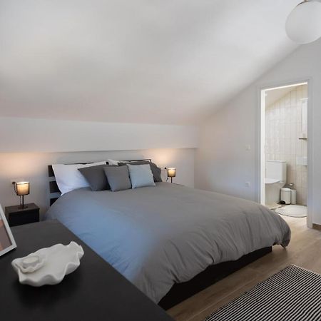 Isida - Cozy Sea Walk Lodge With Private Garden Nea Makri Exterior foto